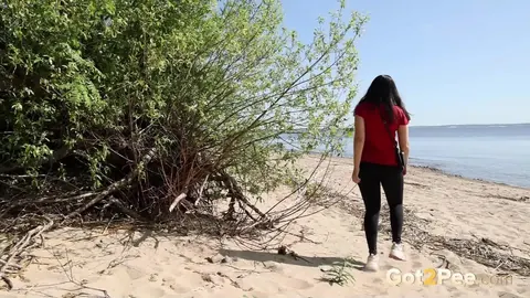 Thick European Brunette Pulls Down Her Yoga Pants and Spreads on the Beach – photo 15 of 15