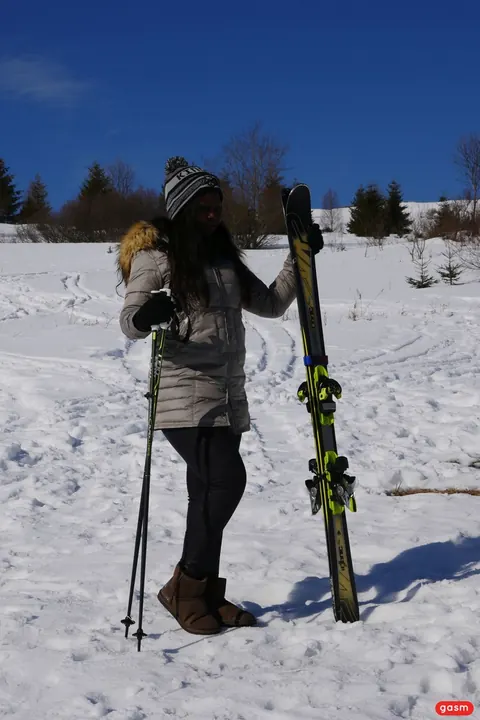 Sunny Star: Ebony Brunette Models a Ski Outfit in the Snow – photo 4 of 15