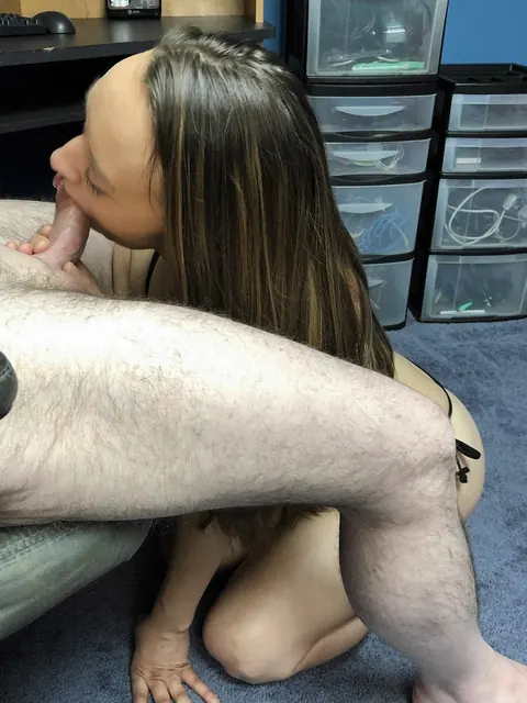 Nicci Taylor: Brunette in Lingerie Deepthroats and Takes a Cumshot – photo 18 of 21