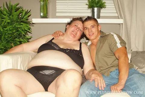 Mature Ssbbw Sucks Cock and Gets Fucked Hard – photo 2 of 15