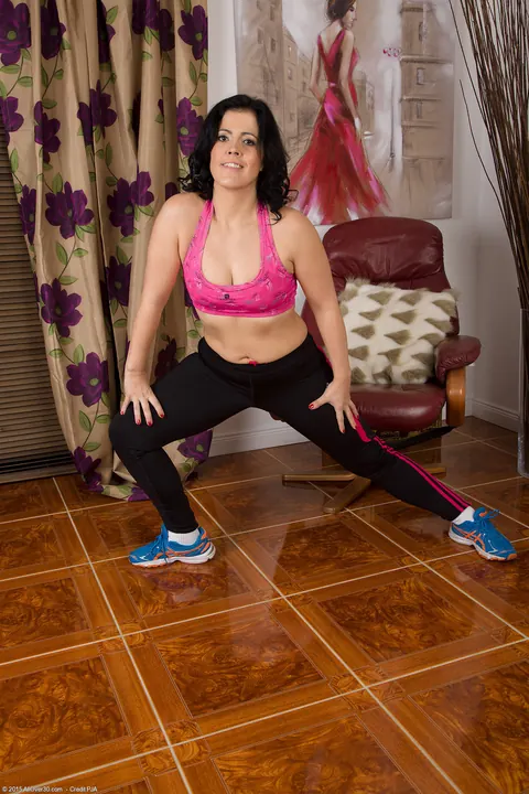 Montse Swinger: Curvy Spanish MILF Strips and Spreads Her Asshole in the Gym – photo 1 of 21