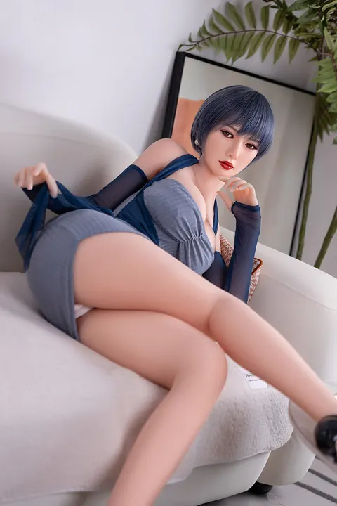 Busty Asian Woman Flashes Her Tits and Round Ass – photo 4 of 21