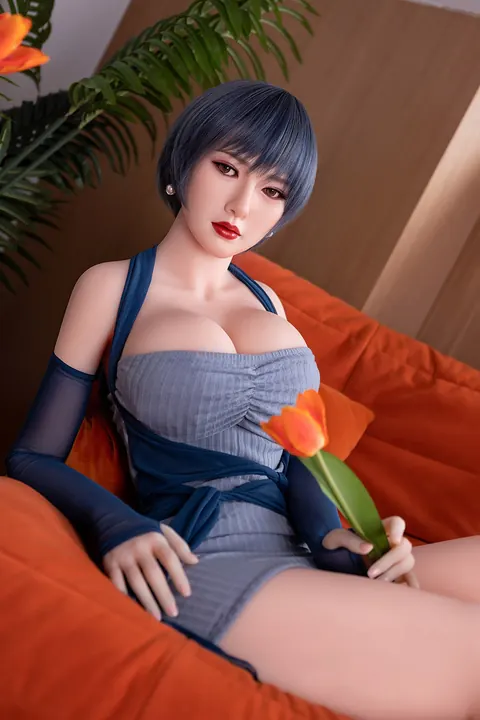 Busty Asian Woman Flashes Her Tits and Round Ass – photo 11 of 21