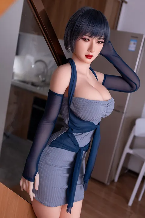 Busty Asian Woman Flashes Her Tits and Round Ass – photo 7 of 21