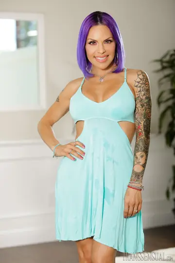 Thick Tattooed Trans Woman Soldier Poses Nude