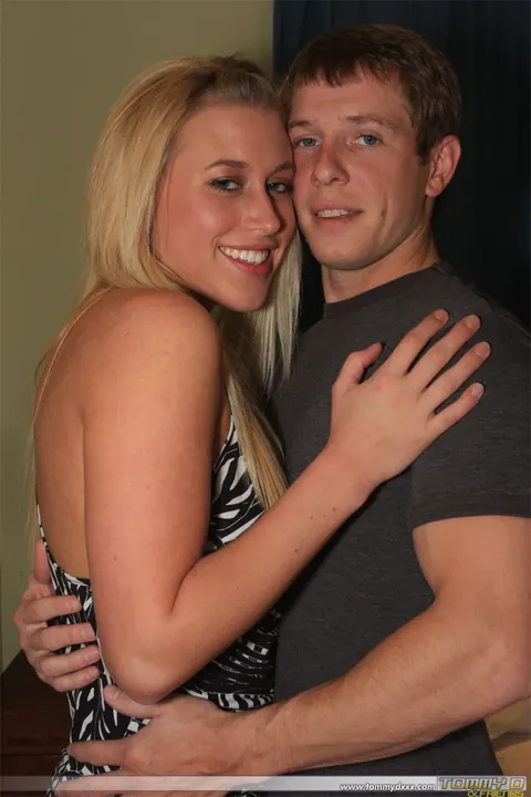 Athletic Blonde Man Kisses and Fucks His Partner – photo 5 of 21