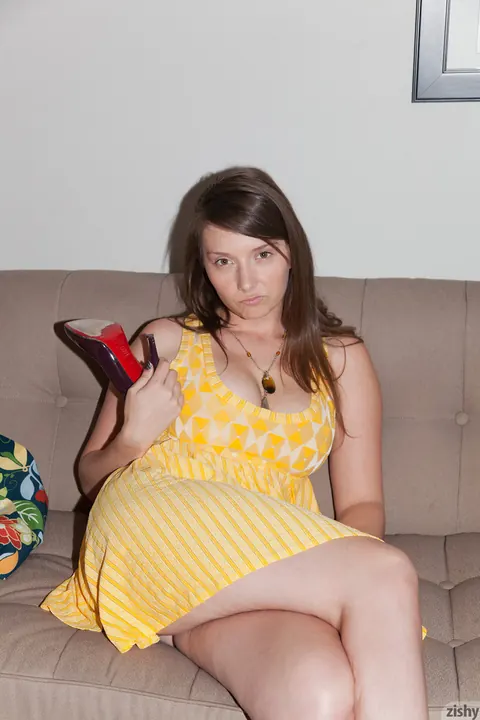 Rachel Snowflake: Busty Brunette in Glasses Flashes Her Shaved Pussy Outdoors – photo 6 of 11