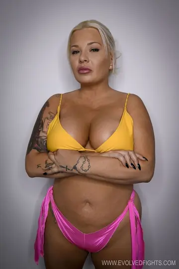 Curvy Blonde MILF Wrestles Man and Gets Pussy Licked
