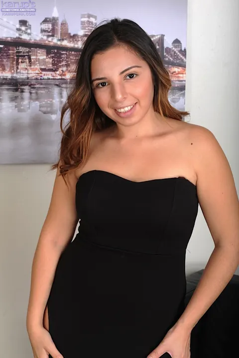 Luna Leve: Thick Latina Brunette Reveals Her Small Tits and Big Ass – photo 2 of 15