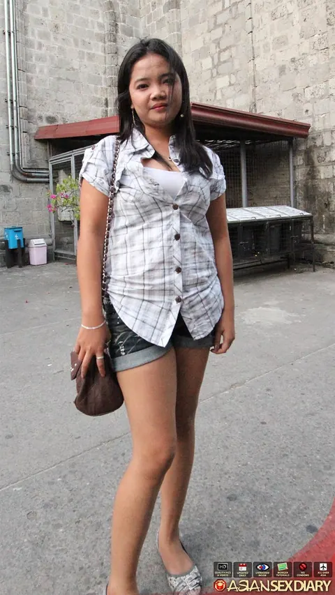 Busty Curvy Filipina Sucks Cock and Fucks – photo 1 of 15