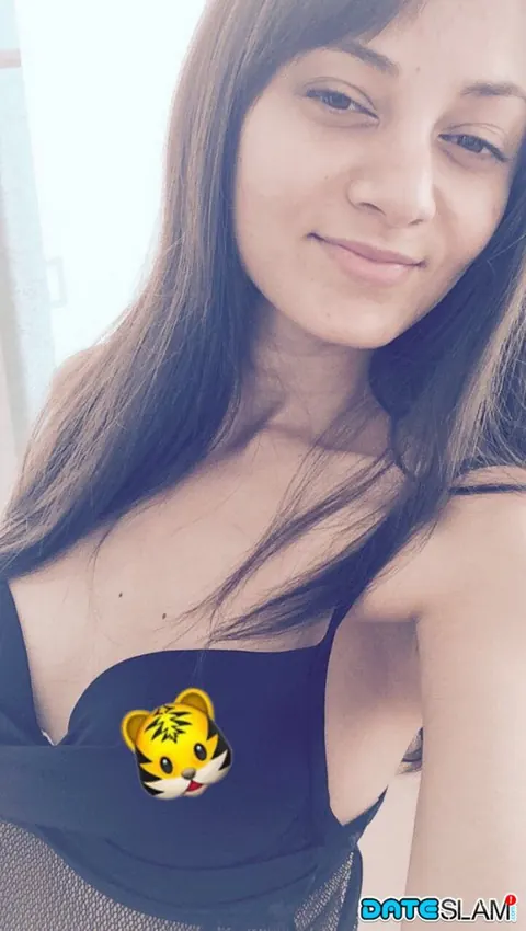 Shrima Malati: Slim European Brunette in Lingerie Takes Mirror Selfies Outdoors – photo 12 of 12