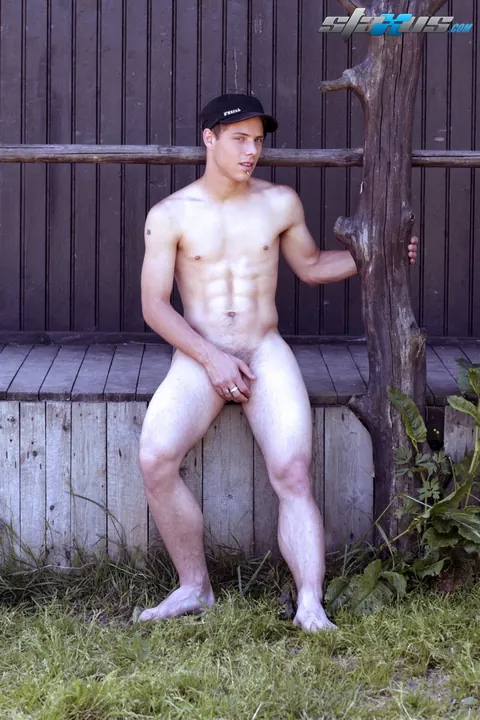 Hairy Men Kiss and Fuck in a Threesome Outdoors – photo 14 of 20