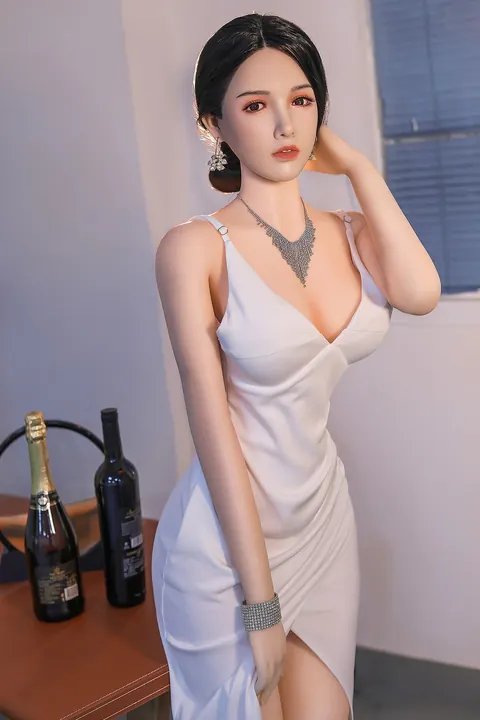 Mature Woman in Glasses Strips Nude and Poses – photo 10 of 15