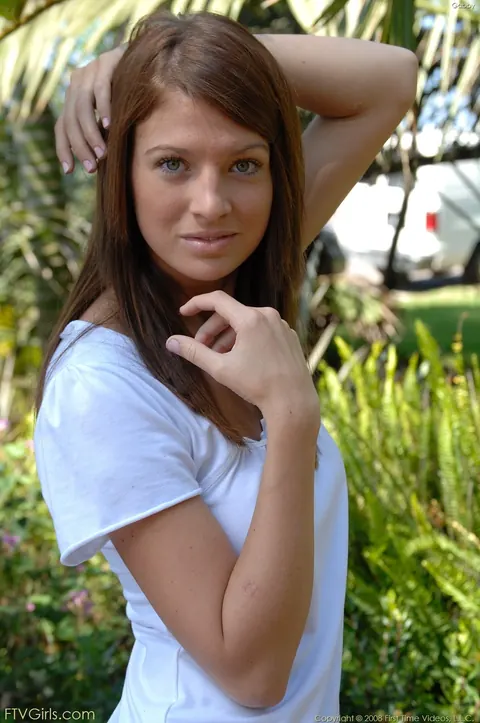Busty Woman Toys Her Pussy in a Skirt Outdoors – photo 5 of 20