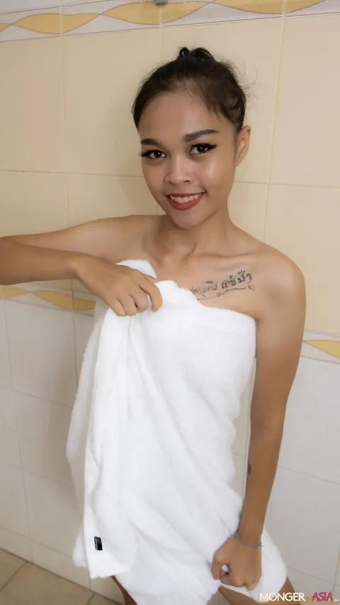 Petite Asian Woman Poses Naked in the Bathroom – photo 4 of 15