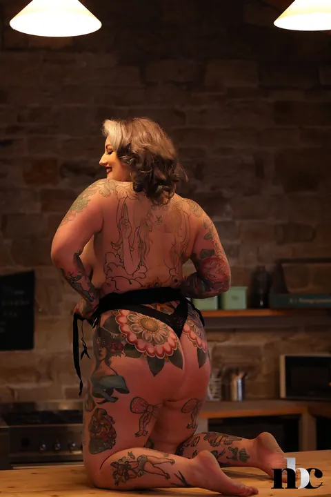 Galda Lou: Curvy Brunette MILF in Lingerie Shows Her Big Tits and Tattoos – photo 12 of 21