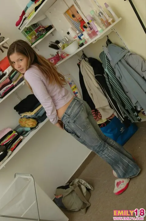 Woman in Jeans Strips Out of Her Panties – photo 2 of 15