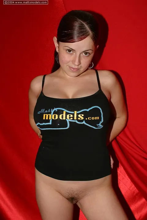 Brunette with Big Tits Strips Out of Her Top and Spreads – photo 5 of 16