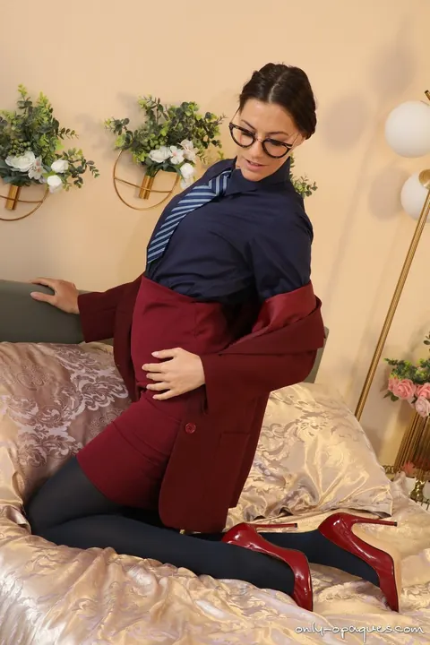 Tall Brunette Doffs Her Blazer and Strips to Lingerie in the Office – photo 5 of 16