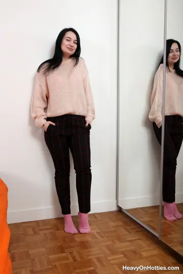 Black-Haired Amateur Sucks and Fucks Before a Facial