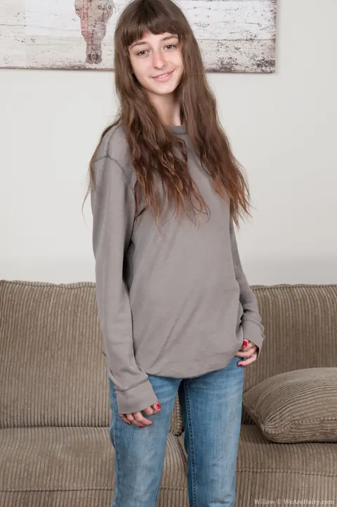 Willow Hayes: Slim Brunette Strips Off Her Jeans to Show Her Hairy Pussy – photo 1 of 16