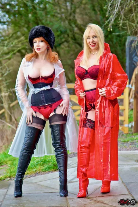 Lucy Gresty: British Lesbians in Raincoats and Boots Lick and Finger Outdoors – photo 3 of 20