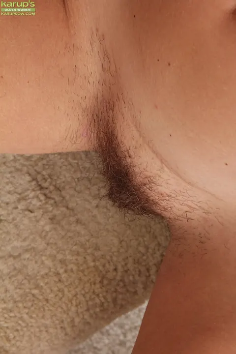 Katherine Jackson: Slim Mature Blonde Spreads Her Hairy Pussy – photo 11 of 16
