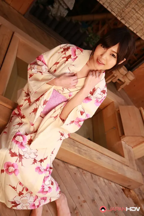 Shino Aoi: Japanese Brunette Strips Out of Her Kimono in the Bathroom – photo 9 of 15