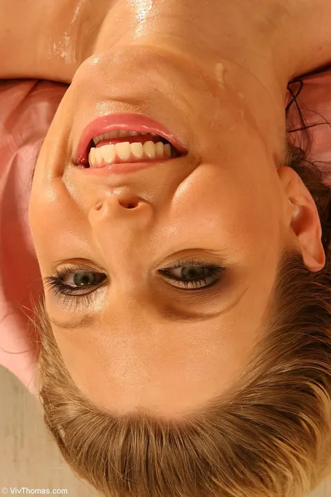 Carla Denise: Hungarian MILF Undresses and Spreads Her Pussy – photo 20 of 21