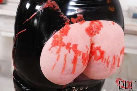 Angel Deelight: Redhead in Latex Spanks Sub and Licks Her Pussy in Bondage – photo 16 of 16