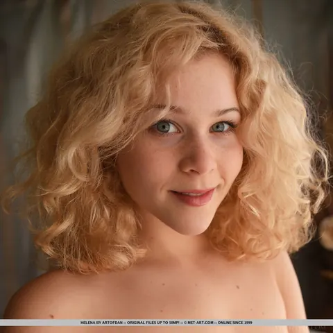 Blonde in Stockings Spreads Her Shaved Pussy Wide – photo 4 of 18
