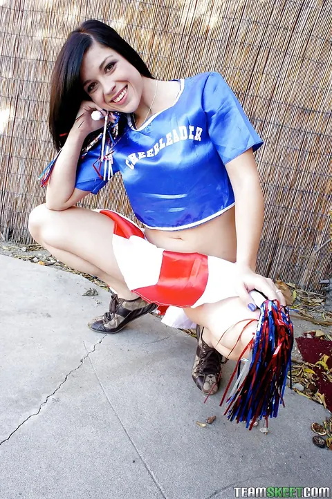 Savannah Camden: Brunette Latina in Lingerie and Skirt Spreads Outdoors – photo 3 of 16