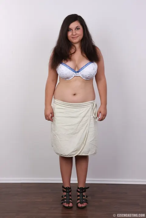 Lola Hot: Curvy Czech Brunette Undresses Showing Her Big Natural Tits – photo 3 of 20