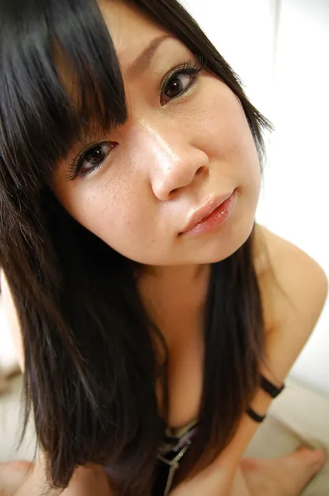 Japanese Woman Undresses and Spreads Her Hairy Pussy – photo 5 of 16