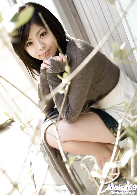 China Yuki: Asian Redhead Peels Off Her Top and Poses Naked – photo 2 of 15