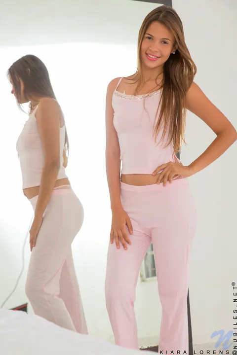 Kiara Lorens: Latina PAWG Poses in Yoga Pants Showing Her Big Ass – photo 2 of 10