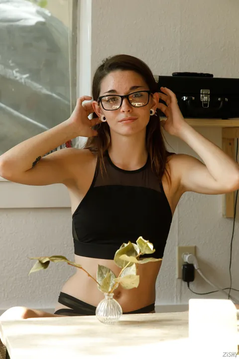 Hannah Tarley: Slim Tattooed Brunette Strips Out of Her Lingerie on the Bed – photo 1 of 12