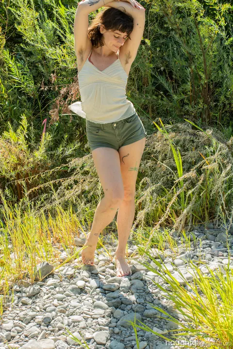 Jane Vervain: Slim Amateur Brunette in Lingerie Strips Off Her Shorts Outdoors – photo 4 of 21