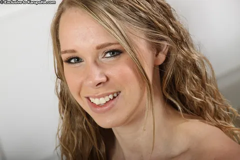 Anna Stevens: Tall Blonde with Small Natural Tits Poses Fully Nude – photo 21 of 21