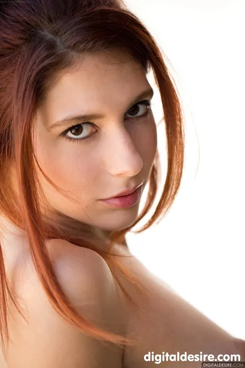 Ashley Scott: Tall Redhead Pulls Panties Aside and Spreads Her Legs – photo 5 of 21