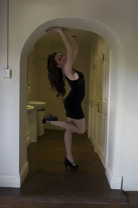 Samantha Bentley: Busty British MILF Undresses by the Pool in Stockings – photo 3 of 21