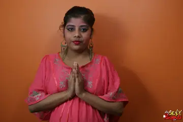 Indian BBW Strips Naked and Shows Her Curves