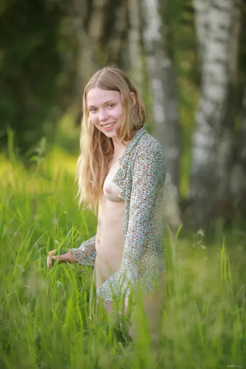 Slim Blonde Spreads Her Hairy Pussy in the Open Air – photo 1 of 21