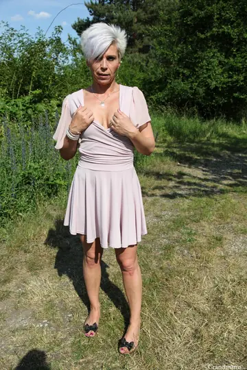 Kathy White – Mature Blonde Sucks Cock Outdoors