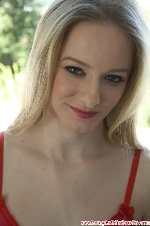 Kandi Hart: Skinny Blonde MILF Rolls Down Her Top and Spreads – photo 1 of 21