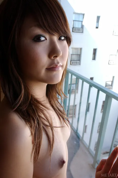 Asian Woman Poses Nude Showing Her Hairy Pussy – photo 11 of 21