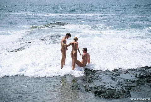 Nikki Montana: Hungarian Blonde MILF Joins Beach Threesome – photo 18 of 18