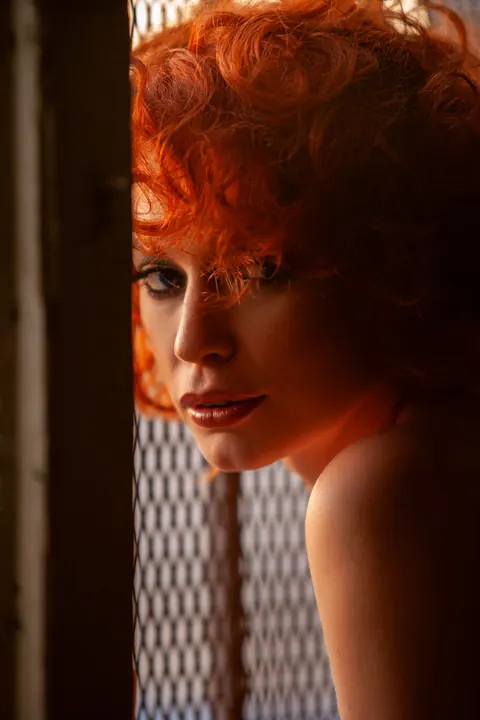 Justine Joli: Petite Redhead MILF Strips Nude and Poses Glamorously – photo 21 of 21
