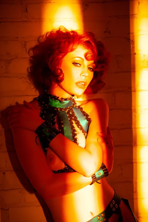 Justine Joli: Petite Redhead MILF Strips Nude and Poses Glamorously – photo 2 of 21