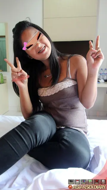 Asian BBW Sucks Cock and Takes a Creampie in Her Hairy Pussy